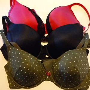 Cacique 42D Underwire bras